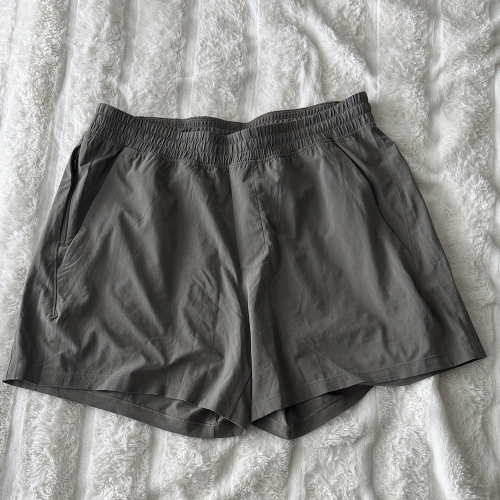Lululemon Pacebreaker 5inch Linerless Short (grey sage color)